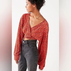 URBAN OUTFITTERS floral top
